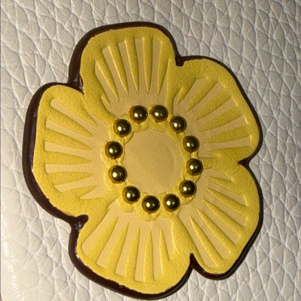Coach TEA ROSE REIMAGINED Cream and Yellow Floral Crossbody LEATHER Bag - Picture 5 of 16